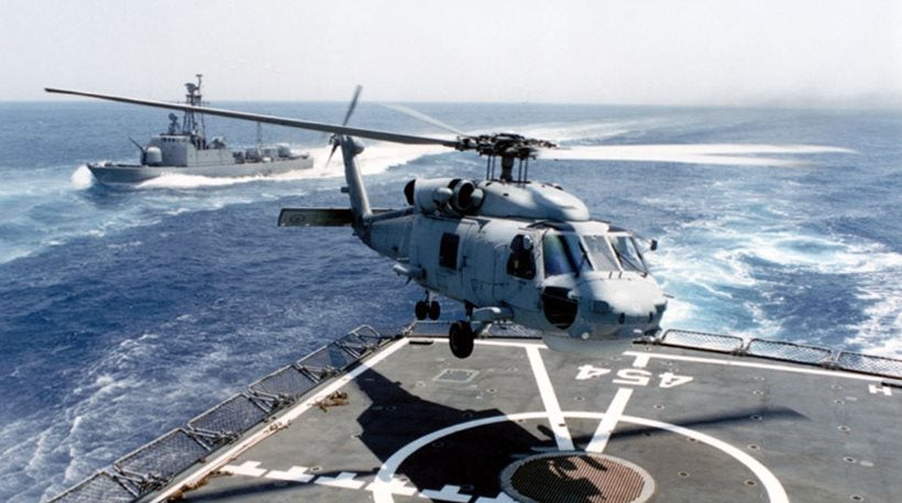 Απίστευτη μεταφορά ασθενή με S70B, Aegean Hawk του Πολεμικού Ναυτικού (βίντεο)